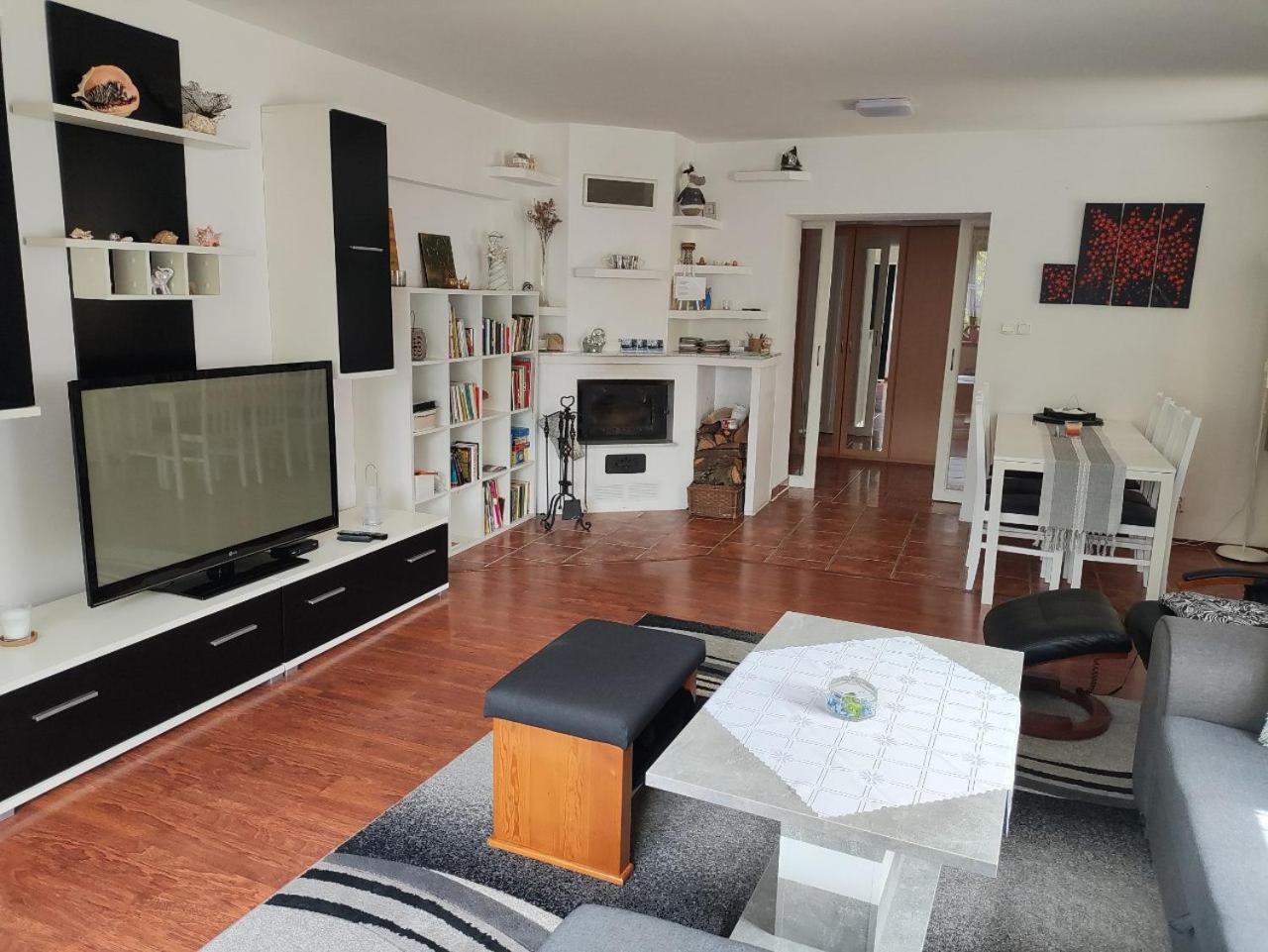 Na Kopci 84 Apartment
